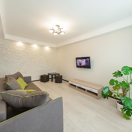 Artal Apartment On Iordanskaya 22 كييف المظهر الخارجي الصورة
